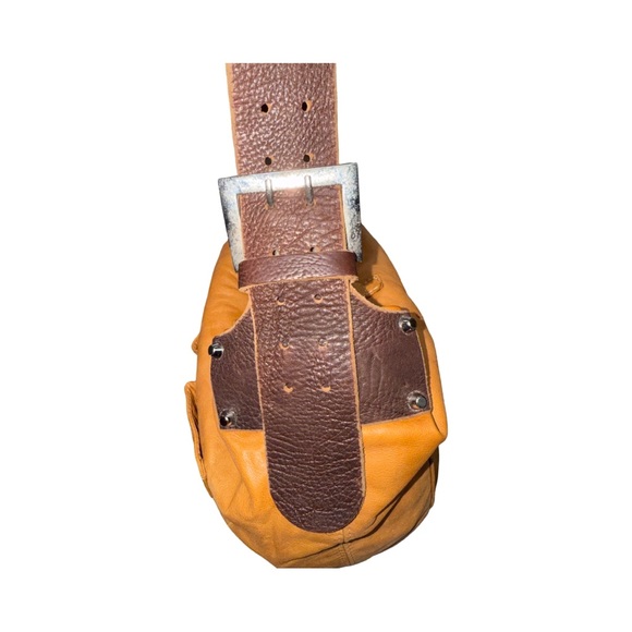 cognac-colored slouchy leather hobo bag - Picture 4 of 15